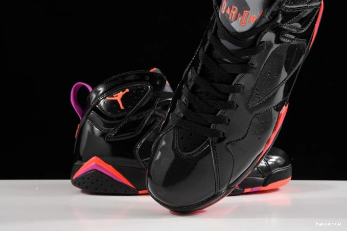 HYPE 7 313358-006 Jordan Black Retro Patent Air 0813